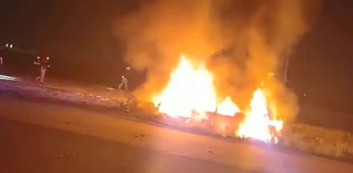 Tragedi Tesla Cybertruck: Apa yang Salah hingga Pengemudi Tewas Terbakar? Tragedi Tesla Cybertruck: Apa yang Salah hingga Pengemudi Tewas Terbakar?