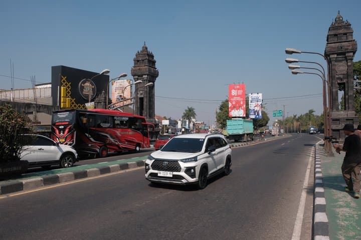 Test Drive Toyota Veloz Hybrid: Yogyakarta-Solo Bisa 24,5 Km/Liter Test Drive Toyota Veloz Hybrid: Yogyakarta-Solo Bisa 24,5 Km/Liter