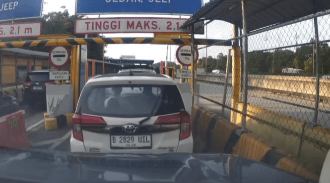 Mobil LCGC Tak Bayar Tol, Ternyata Pajak Mati dan Pelat Nomor Diblokir Mobil LCGC Tak Bayar Tol, Ternyata Pajak Mati dan Pelat Nomor Diblokir
