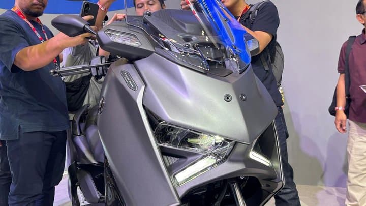 Electric Windshield Yamaha Xmax TechMax Bisa Dipasang di Model Lama? Electric Windshield Yamaha Xmax TechMax Bisa Dipasang di Model Lama?