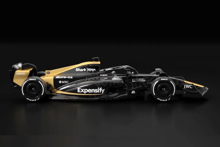 Fans Bisa Koleksi Mobil Brad Pitt dari Film ‘F1 The Movie' Fans Bisa Koleksi Mobil Brad Pitt dari Film ‘F1 The Movie'