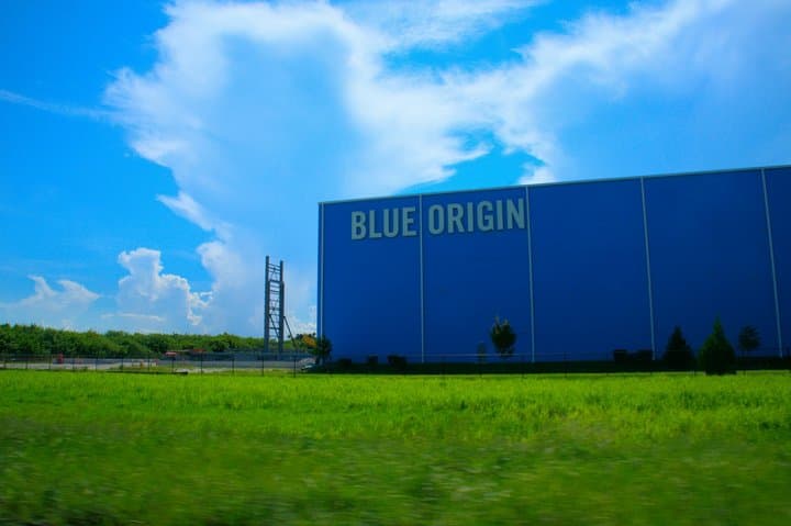 PHK Hinggapi Startup Jeff Bezos: 10% Karyawan Blue Origin Dipangkas
PHK Hinggapi Startup Jeff Bezos: 10% Karyawan Blue Origin Dipangkas