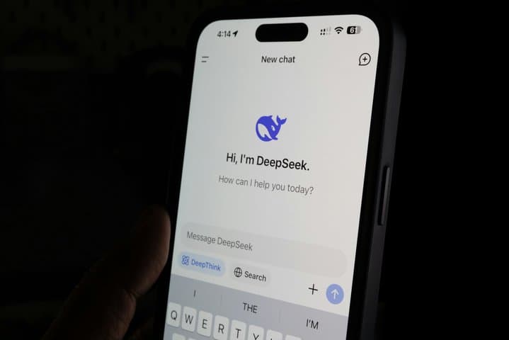 DeepSeek AI Gak 100 Persen Aman, Apa Aja Risikonya Kalau Pakai? DeepSeek AI Gak 100 Persen Aman, Apa Aja Risikonya Kalau Pakai?