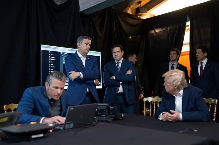 Donald Trump Pakai Peretas Agar Serangan ke Venezuela Tak Terdeteksi Donald Trump Pakai Peretas Agar Serangan ke Venezuela Tak Terdeteksi