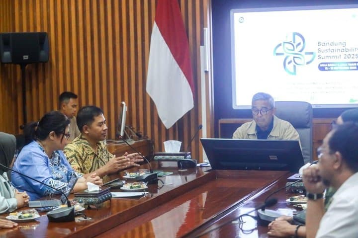 Kolaborasi Hijau ‘Bandung Sustainability Summit 2025’ Siap Digelar!
Kolaborasi Hijau ‘Bandung Sustainability Summit 2025’ Siap Digelar!