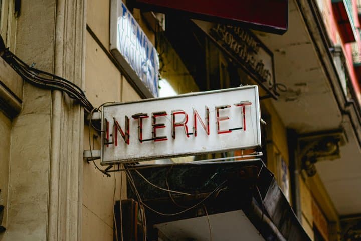 Warga RI Cuma Habiskan Rp50-100 Ribu buat Beli Kuota Internet Warga RI Cuma Habiskan Rp50-100 Ribu buat Beli Kuota Internet