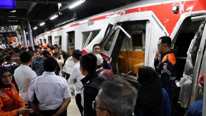 Duka Netizen Iringi Insiden Tabrakan KRL dan KA Argo Bromo Anggrek Duka Netizen Iringi Insiden Tabrakan KRL dan KA Argo Bromo Anggrek