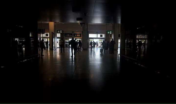 Serangan Siber Jadi Biang Kerok Listrik Spanyol-Portugal Mati Total, Benarkah?
Serangan Siber Jadi Biang Kerok Listrik Spanyol-Portugal Mati Total, Benarkah?