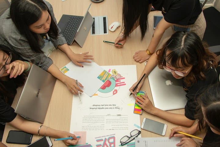Kepercayaan adalah Fondasi yang Tidak Bisa Dibangun dalam Semalam Kepercayaan adalah Fondasi yang Tidak Bisa Dibangun dalam Semalam