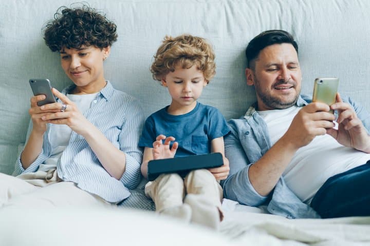 Inggris Ikut Batasi Internet Anak, Mulai Pasang ‘Jam Malam’ di Medsos
Inggris Ikut Batasi Internet Anak, Mulai Pasang ‘Jam Malam’ di Medsos