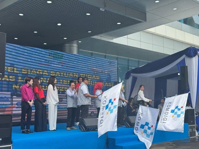 Jelang Nataru, Komdigi Prediksi Trafik Internet Naik 30 Persen
Jelang Nataru, Komdigi Prediksi Trafik Internet Naik 30 Persen