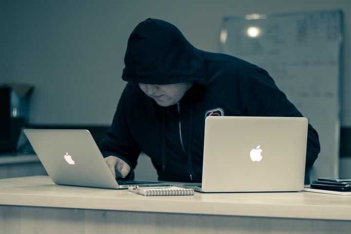 Ramai Pengguna iPhone Dapat Notifikasi Dadakan, Kena Spyware?
Ramai Pengguna iPhone Dapat Notifikasi Dadakan, Kena Spyware?