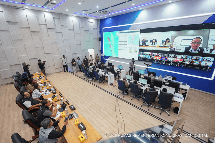 Komdigi Pastikan Komunikasi Warga Tetap Lancar Saat Libur Nataru
Komdigi Pastikan Komunikasi Warga Tetap Lancar Saat Libur Nataru