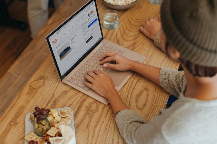 Apa Itu Software? Pengertian, Fungsi & Contohnya Apa Itu Software? Pengertian, Fungsi & Contohnya
