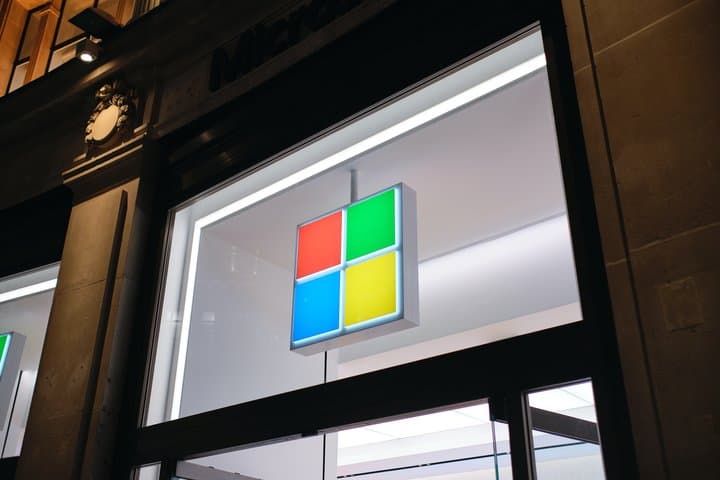Microsoft Bakal Tunda Bangun Pusat Data di Indonesia, Efek Tarif Trump?
Microsoft Bakal Tunda Bangun Pusat Data di Indonesia, Efek Tarif Trump?