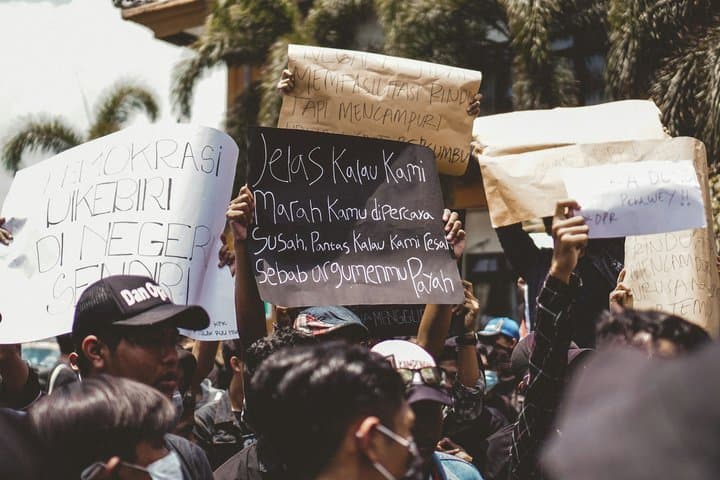 Demo 27 Agustus, Komdigi Minta Jangan Sebar Ujaran Kebencian di Medsos Demo 27 Agustus, Komdigi Minta Jangan Sebar Ujaran Kebencian di Medsos