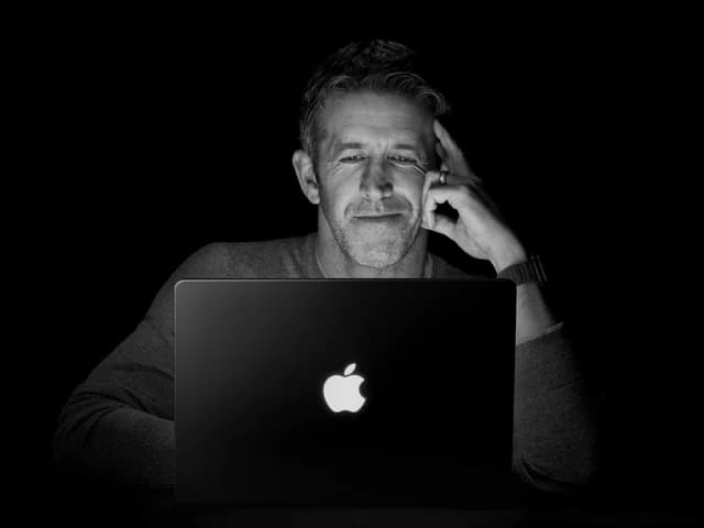 MacBook Pro Kini Layar Sentuh, Dulu Steve Jobs Bilang Bikin Pegal MacBook Pro Kini Layar Sentuh, Dulu Steve Jobs Bilang Bikin Pegal