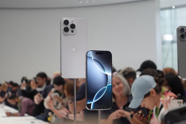 Tim Cook Beri Sinyal, Siap-siap Harga Produk Apple Bakal Naik
Tim Cook Beri Sinyal, Siap-siap Harga Produk Apple Bakal Naik