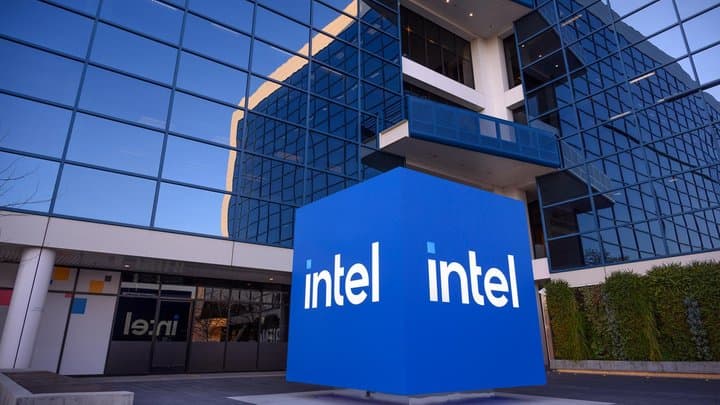 CEO Baru Intel ‘Bersih-bersih’, 21 Ribu Karyawan Akan Kena PHK
CEO Baru Intel ‘Bersih-bersih’, 21 Ribu Karyawan Akan Kena PHK