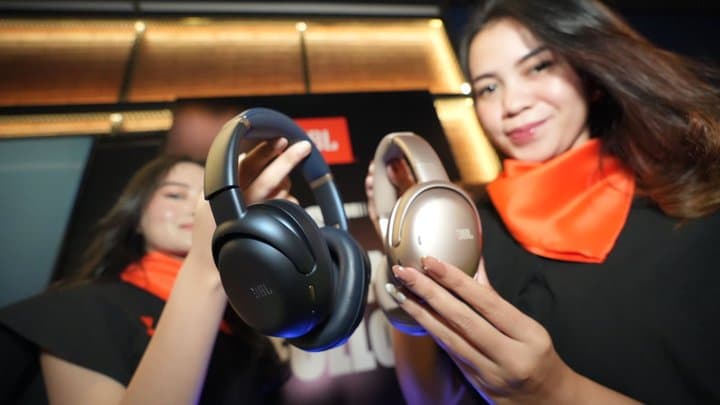 Punya Transmitter Cerdas, JBL Tour One M3 Bisa Nyambung ke Mana Aja Punya Transmitter Cerdas, JBL Tour One M3 Bisa Nyambung ke Mana Aja