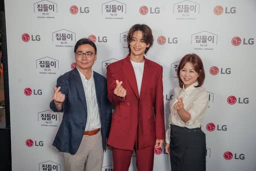 LG Kenalkan Smart Home AI ala Korea di Indonesia, Gandeng Minho SHINee LG Kenalkan Smart Home AI ala Korea di Indonesia, Gandeng Minho SHINee