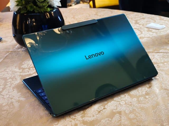 Lenovo Yoga Slim 9i, Punya Kamera Under-Display Pertama di Laptop
Lenovo Yoga Slim 9i, Punya Kamera Under-Display Pertama di Laptop