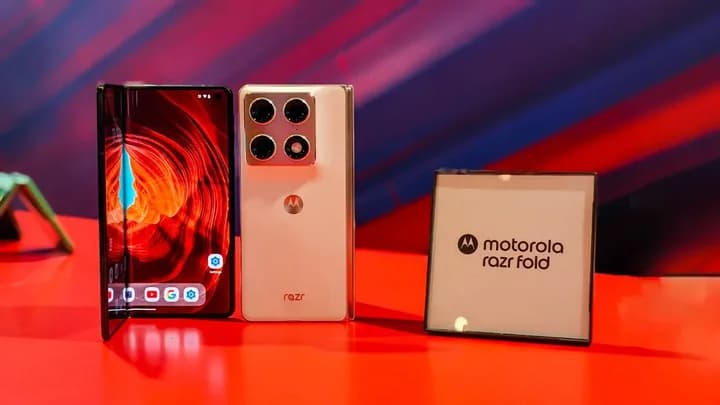 Debut di CES 2026, Motorola Razr Fold Siap Usik Galaxy Z Fold7 Debut di CES 2026, Motorola Razr Fold Siap Usik Galaxy Z Fold7