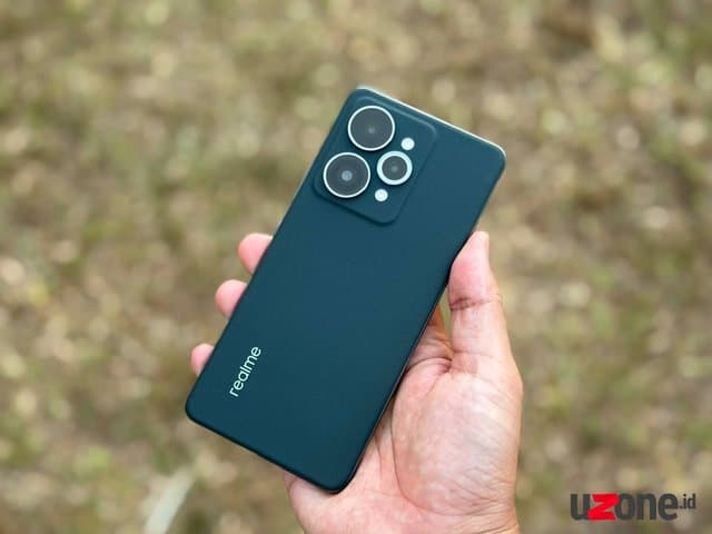 Review realme 15 Pro 5G: Jagoan Foto dengan Baterai Badak
Review realme 15 Pro 5G: Jagoan Foto dengan Baterai Badak