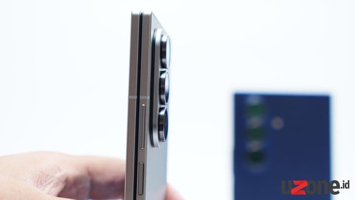 Jangan Salah, Ini HP Lipat Paling Tipis di Dunia Saat Ini
Jangan Salah, Ini HP Lipat Paling Tipis di Dunia Saat Ini
