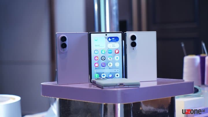 Dear Apple, Samsung Duluan Rilis HP Lipat ‘Layar Lebar’ Nih!
Dear Apple, Samsung Duluan Rilis HP Lipat ‘Layar Lebar’ Nih!