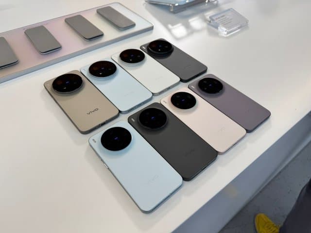 Debut Global, Ini Harga dan Perbedaan Vivo X300 dan X300 Pro
Debut Global, Ini Harga dan Perbedaan Vivo X300 dan X300 Pro