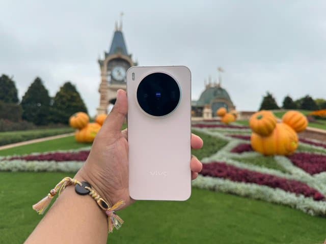 FOTO: Negeri Dongeng Disneyland dalam Jepretan Lensa Zeiss Vivo X300
FOTO: Negeri Dongeng Disneyland dalam Jepretan Lensa Zeiss Vivo X300