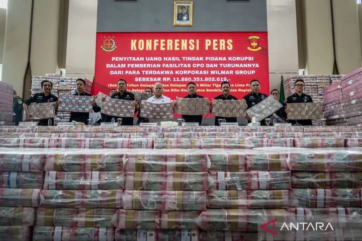 Sitaan Korupsi CPO Rp11,8 T, Setara Jutaan iPhone 16 Pro! Sitaan Korupsi CPO Rp11,8 T, Setara Jutaan iPhone 16 Pro!