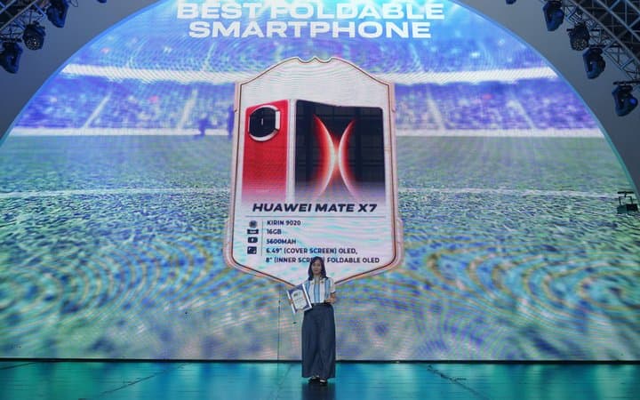 Huawei Mate X7 Juara UCA 2026, Jadi Best Foldable Smartphone Tahun Ini Huawei Mate X7 Juara UCA 2026, Jadi Best Foldable Smartphone Tahun Ini