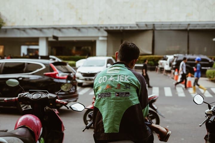 Patuh ke Pemerintah, Gojek Akan Turunkan Potongan Driver Jadi 8 Persen Patuh ke Pemerintah, Gojek Akan Turunkan Potongan Driver Jadi 8 Persen