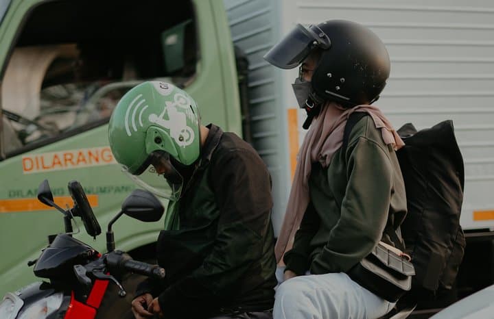 Wacana Kenaikan Tarif Ojol Sampai 15 Persen, Ini Kata Gojek
Wacana Kenaikan Tarif Ojol Sampai 15 Persen, Ini Kata Gojek 