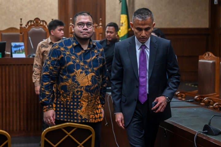 Kasus Chromebook Berlanjut, Hukuman Ibam Jadi 5 Tahun
Kasus Chromebook Berlanjut, Hukuman Ibam Jadi 5 Tahun