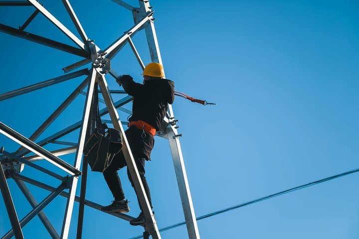 Ini Dia Pemenang Lelang Frekuensi 700 MHz dan 2,6 GHz, Cek Daftarnya! Ini Dia Pemenang Lelang Frekuensi 700 MHz dan 2,6 GHz, Cek Daftarnya!