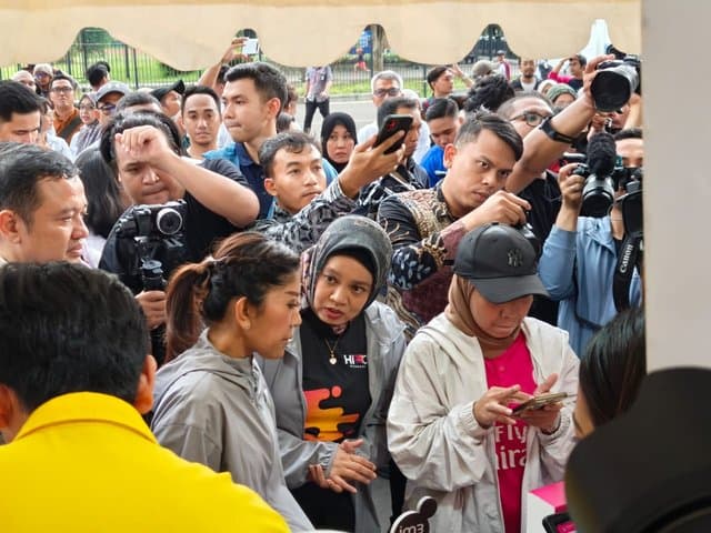 Patuhi Aturan Komdigi, Indosat Dukung Penuh Migrasi Kartu SIM ke eSIM
Patuhi Aturan Komdigi, Indosat Dukung Penuh Migrasi Kartu SIM ke eSIM
