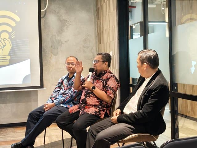 Komdigi Targetkan Seleksi Frekuensi 1,4 GHz Rampung di Semester 1 2025
Komdigi Targetkan Seleksi Frekuensi 1,4 GHz Rampung di Semester 1 2025