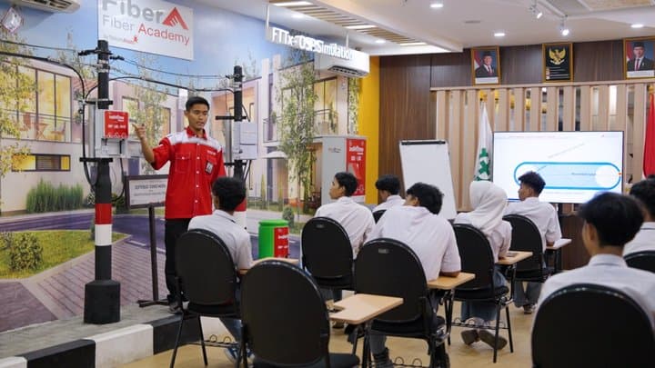 Fiber Academy Telkom Akses Perkenalkan KIDI untuk Guru dan Siswa Fiber Academy Telkom Akses Perkenalkan KIDI untuk Guru dan Siswa
