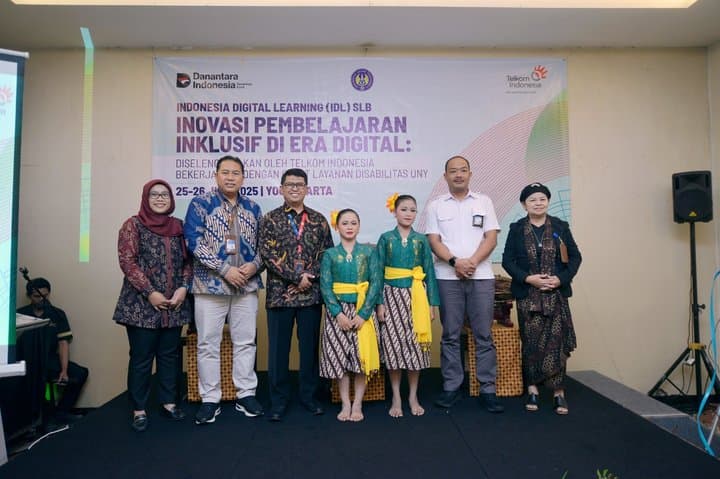 i-Chat 2.0 Telkom Hadir, Platform Bahasa Isyarat Anak Tuli & Tuna Wicara i-Chat 2.0 Telkom Hadir, Platform Bahasa Isyarat Anak Tuli & Tuna Wicara