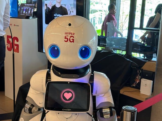 5G di Bandung: Live Shopping Makin Ngebut, Remote Surgery Kian Nyata 5G di Bandung: Live Shopping Makin Ngebut, Remote Surgery Kian Nyata