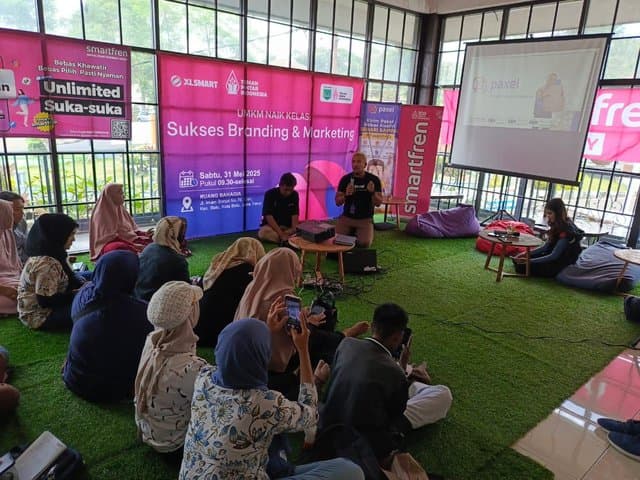 XLSMART Kembangkan Kreativitas Anak Muda dan UMKM
XLSMART Kembangkan Kreativitas Anak Muda dan UMKM