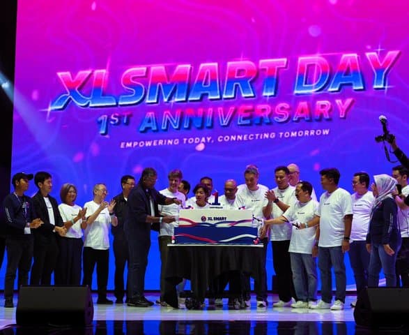 Setahun XLSmart: Jaringan Diperkuat, Bisnis Tumbuh 23 Persen Setahun XLSmart: Jaringan Diperkuat, Bisnis Tumbuh 23 Persen