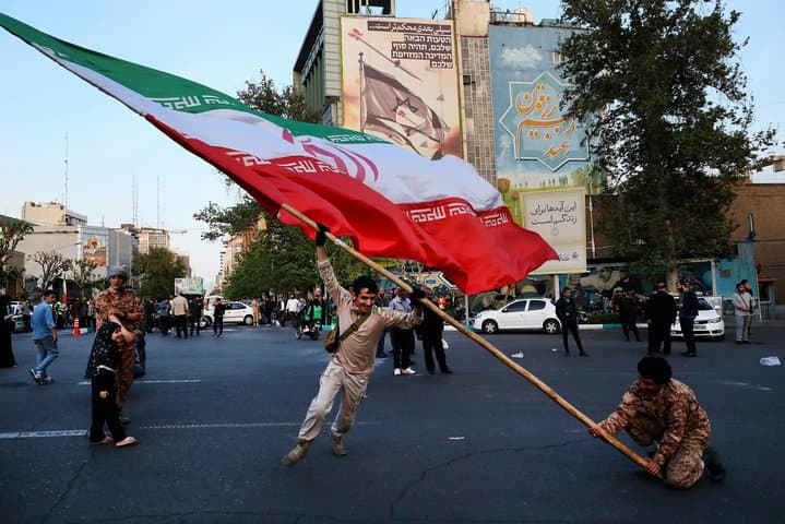 Internet Iran Padam 30 Hari, Tembus 696 Jam Internet Iran Padam 30 Hari, Tembus 696 Jam