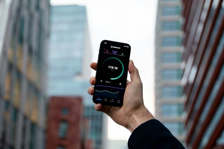 Internet Mobile RI Baru 52 Mbps, Komdigi Targetkan 60 Mbps di 2026 Internet Mobile RI Baru 52 Mbps, Komdigi Targetkan 60 Mbps di 2026