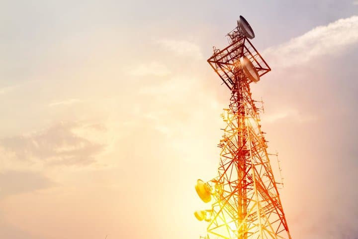 Komdigi Blak-blakan Soal Pilih Lelang Frekuensi 1,4 GHz Duluan dari 700 MHz Komdigi Blak-blakan Soal Pilih Lelang Frekuensi 1,4 GHz Duluan dari 700 MHz