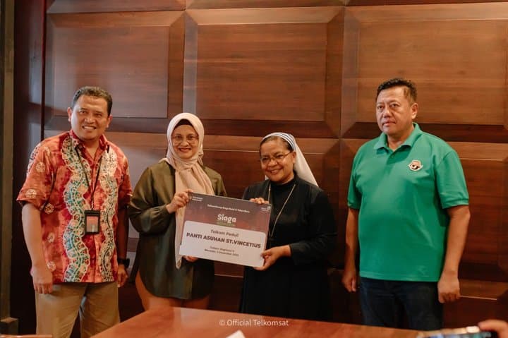 Telkomsat Resmikan Community Gateway Pertama di Asia Tenggara Telkomsat Resmikan Community Gateway Pertama di Asia Tenggara