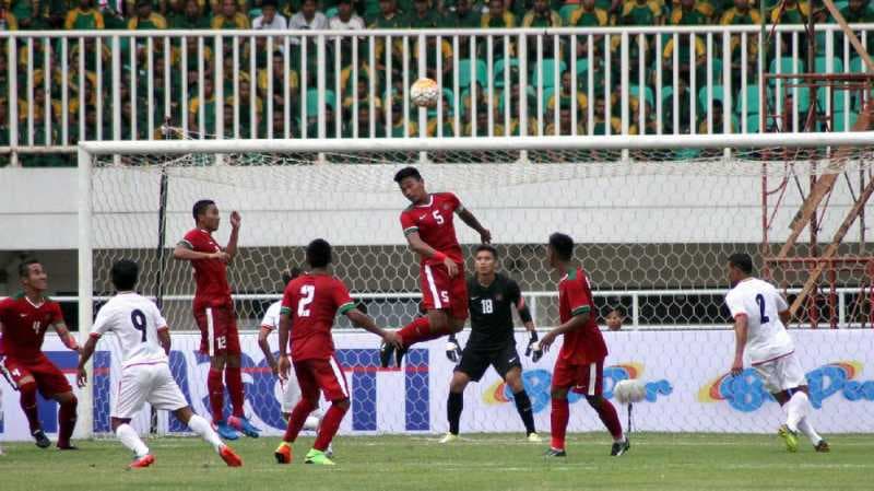 Pelatih Myanmar Anggap Timnas Indonesia Tak Lebih Kuat